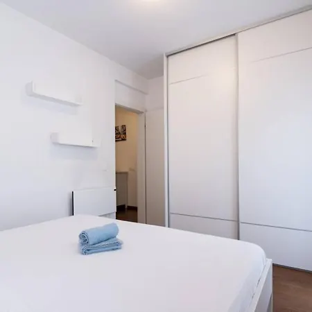 Daire Zara 2-Bedroom Apartment With Terrace&Backyard *