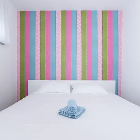Daire Zara 2-Bedroom Apartment With Terrace&Backyard